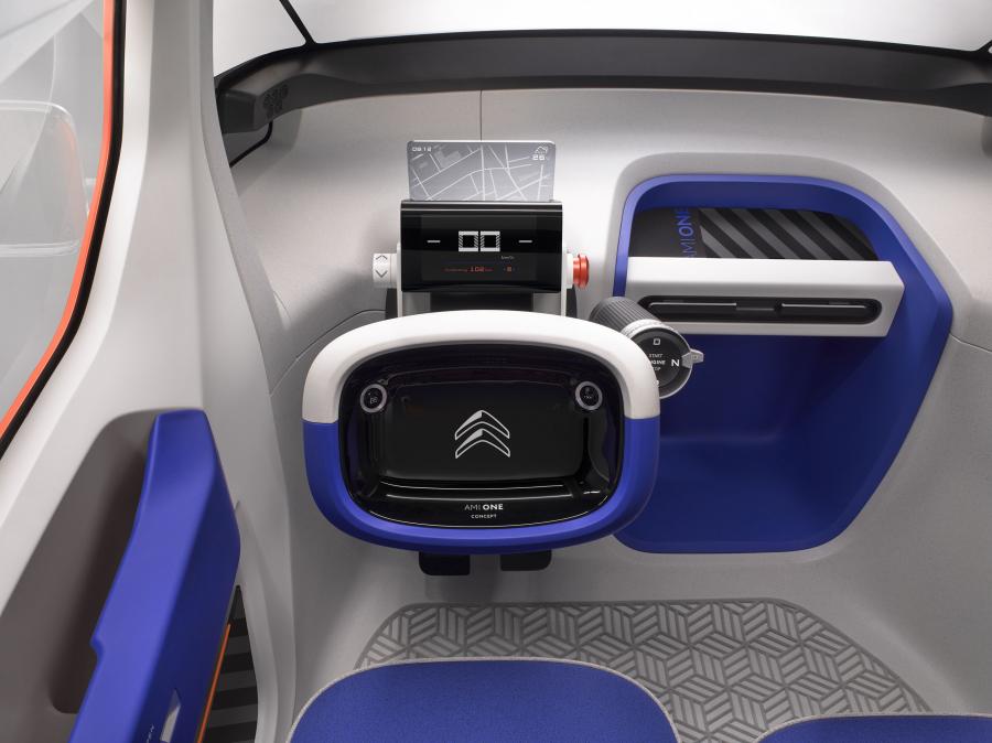 Торпедо Citroen Ami One Concept 2019 года  (фото 12 из 49)